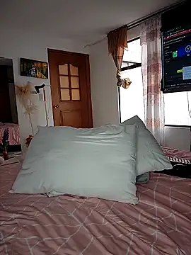 manuela star online show from October 9, 2025, 6:17 pm