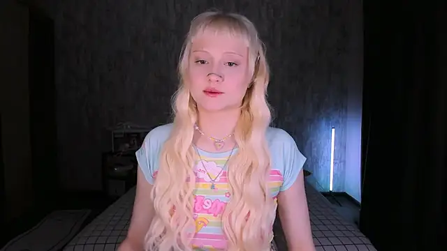 MariaMango online show from November 9, 2025, 1:42 pm