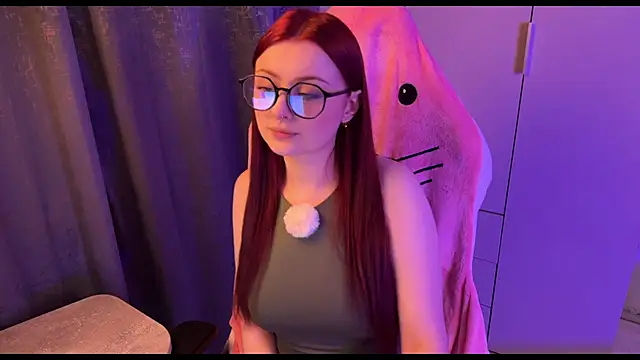 RozieRose online show from November 5, 2025, 6:02 am