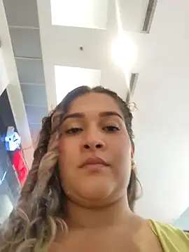 Sara smiiith211 online show from December 4, 2024, 11:46 pm