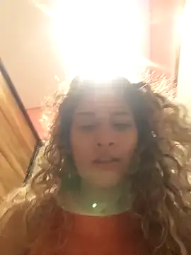 Sara smiiith211 online show from December 9, 2024, 11:24 pm