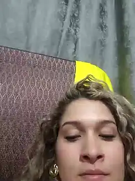 Sara smiiith211 online show from January 15, 2025, 8:26 pm