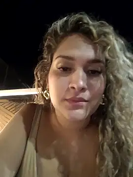 Sara smiiith211 online show from February 9, 2025, 3:00 am