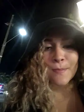 Sara smiiith211 online show from February 23, 2025, 2:51 am