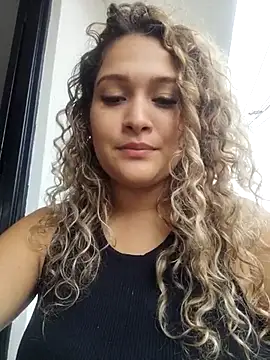 Sara smiiith211 online show from March 2, 2025, 8:50 pm