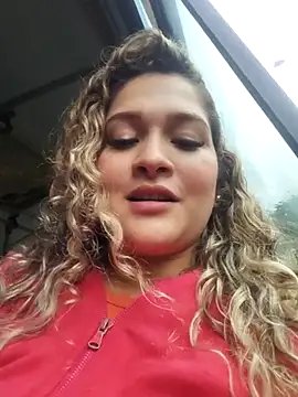 Sara smiiith211 online show from March 6, 2025, 9:53 pm