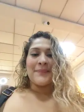 Sara smiiith211 online show from March 16, 2025, 12:45 am