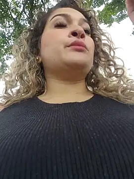 Sara smiiith211 online show from October 12, 2025, 7:02 pm