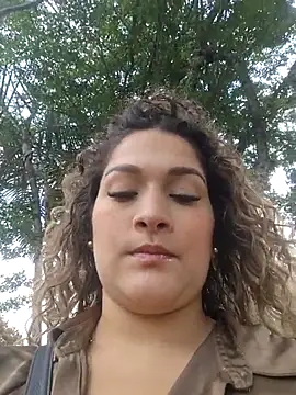 Sara smiiith211 online show from October 17, 2025, 6:32 pm