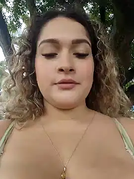 Sara smiiith211 online show from December 4, 2025, 7:11 pm