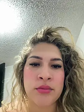 Sara smiiith211 online show from July 5, 2026, 1:23 am
