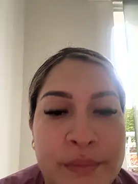 Sara smiiith211 online show from July 9, 2026, 10:25 pm