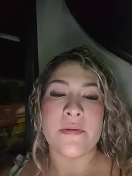 Sara smiiith211 online show from July 14, 2026, 12:35 am