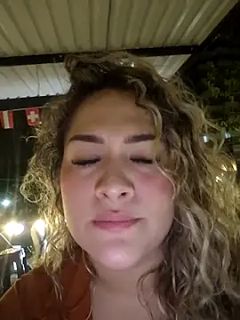 Sara smiiith211 online show from July 21, 2026, 1:30 am