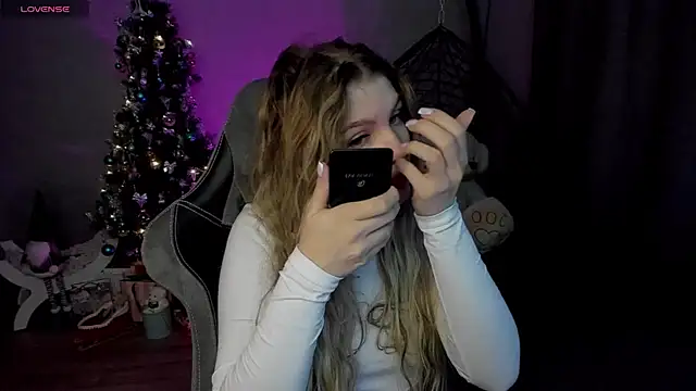 lily williamss online show from December 20, 2024, 12:08 am