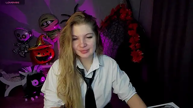 lily williamss online show from October 31, 2025, 12:11 am