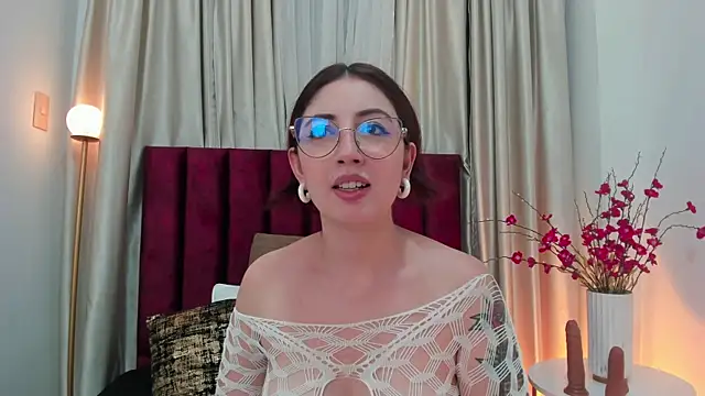 Emilywatsonn online show from February 17, 2025, 11:34 am