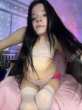 MiniSophiaa online show from January 20, 2025, 1:11 pm