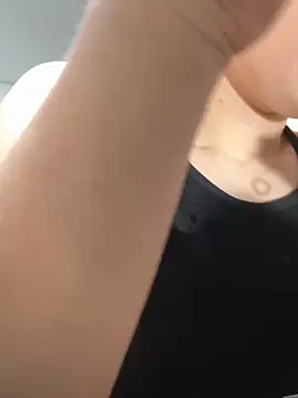 Amelia Rouse online show from September 11, 2025, 9:04 pm