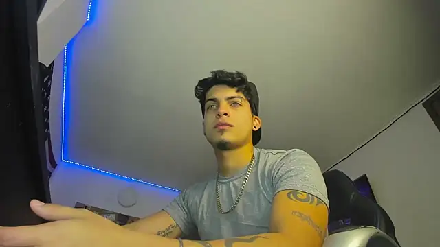 charlie hotxxx online show from December 3, 2024, 2:14 am