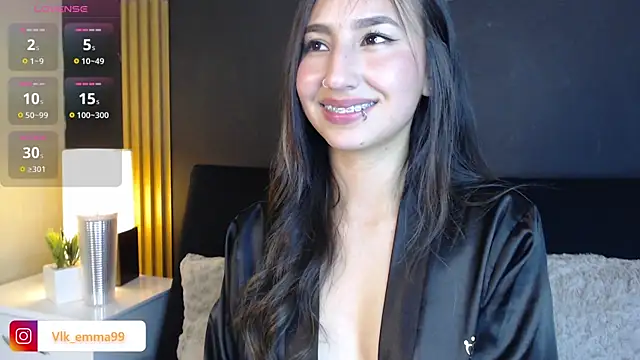 Snapshot of _Emma_Valka chatting on December 4, 2024, 12:41 am Emma Valka online show from December 4, 2024, 12:41 am