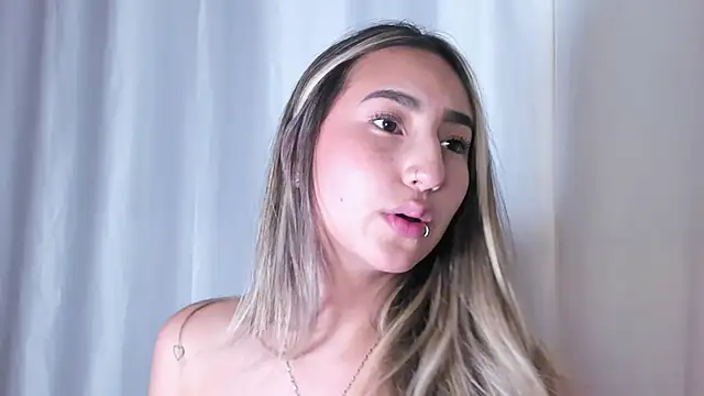 Snapshot of _Emma_Valka chatting on December 27, 2024, 12:39 am Emma Valka online show from December 27, 2024, 12:39 am