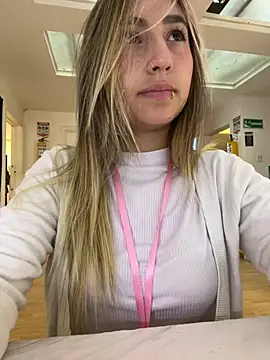 Snapshot of _Emma_Valka chatting on January 15, 2025, 12:36 pm Emma Valka online show from January 15, 2025, 12:36 pm