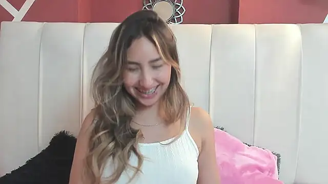 Snapshot of _Emma_Valka chatting on March 18, 2025, 9:43 pm Emma Valka online show from March 18, 2025, 9:43 pm