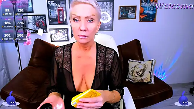 Snapshot of Sabrina_ONLY chatting on March 5, 2025, 12:44 pm Sabrina ONLY online show from March 5, 2025, 12:44 pm