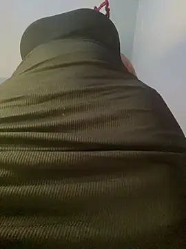 Cherrytowild online show from March 19, 2025, 7:29 am