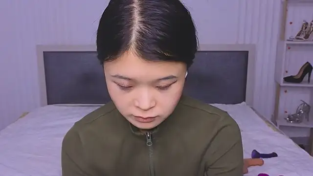 Tina Kim  online show from December 9, 2024, 11:15 am