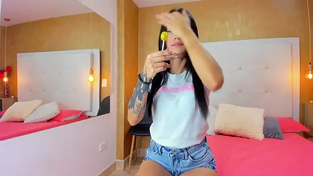 Little Jenni online show from February 18, 2025, 6:37 pm