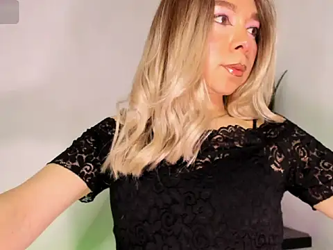 victoria qq online show from October 25, 2025, 8:36 pm