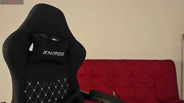 mally s1 online show from March 5, 2025, 1:42 am