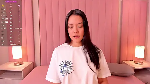 lexiethompson  online show from March 13, 2026, 12:12 pm