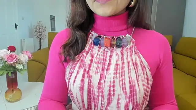 winterforu online show from December 2, 2025, 3:07 pm