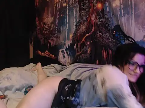 HighCityHoney online show from November 17, 2025, 9:20 pm