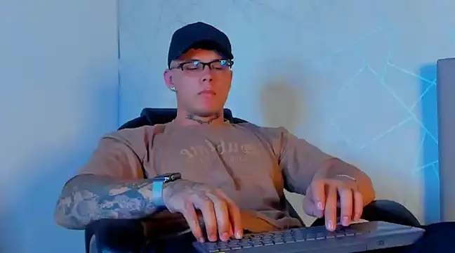 NoahhBrown online show from January 30, 2025, 11:55 pm