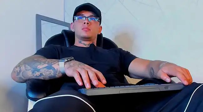 NoahhBrown online show from February 6, 2025, 6:40 am