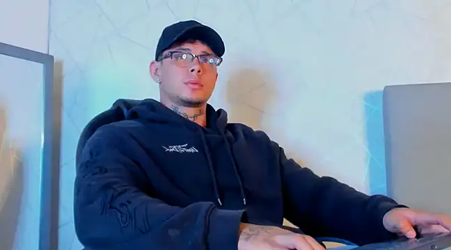 NoahhBrown online show from February 10, 2025, 3:03 am