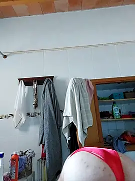 BecciDeluxe online show from September 27, 2025, 11:59 am