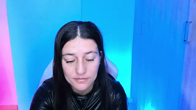 Saskyaa online show from December 1, 2025, 2:55 pm