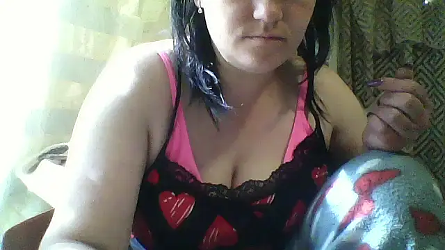 HollyLaBerry online show from May 16, 2026, 6:32 am