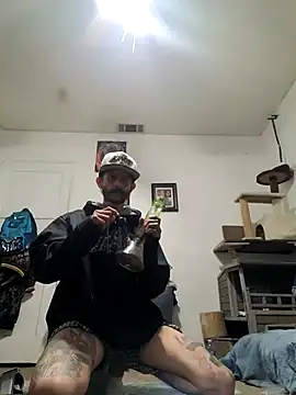 LongDickZee562 online show from November 22, 2025, 9:08 am