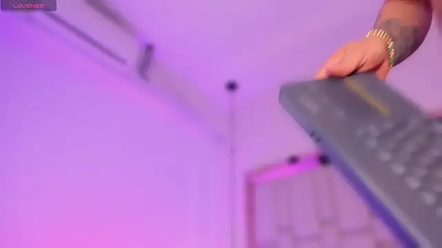 Kleverly Manson1 online show from March 13, 2026, 4:41 am