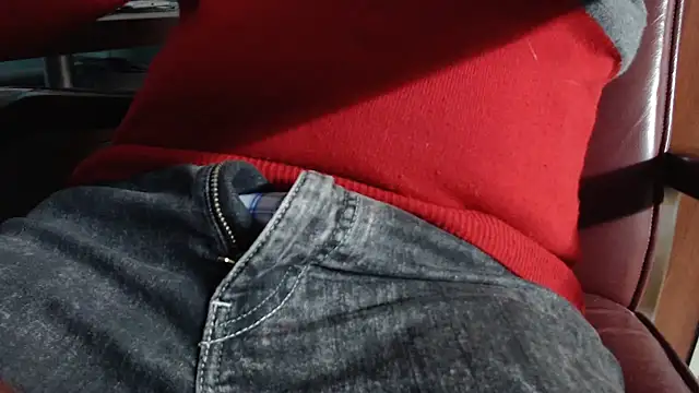 smoothandtiny online show from March 9, 2025, 4:11 pm