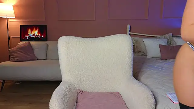 Lina-hill online show from February 23, 2025, 5:50 pm