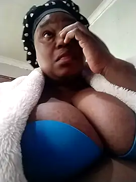 MATUREBUSSTY online show from September 28, 2025, 7:47 am