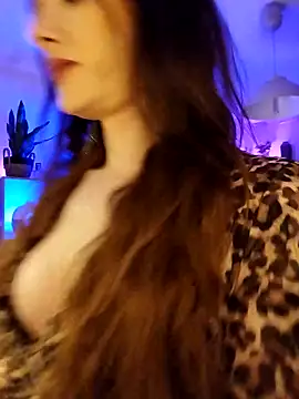 Luna Kitanna online show from March 6, 2025, 9:09 pm