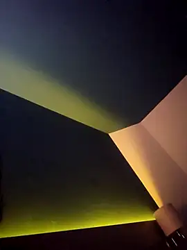 Luna Kitanna online show from April 22, 2026, 11:50 pm